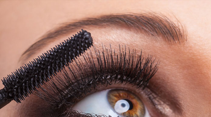 Kleje do rzęs i szczoteczki do rzęs